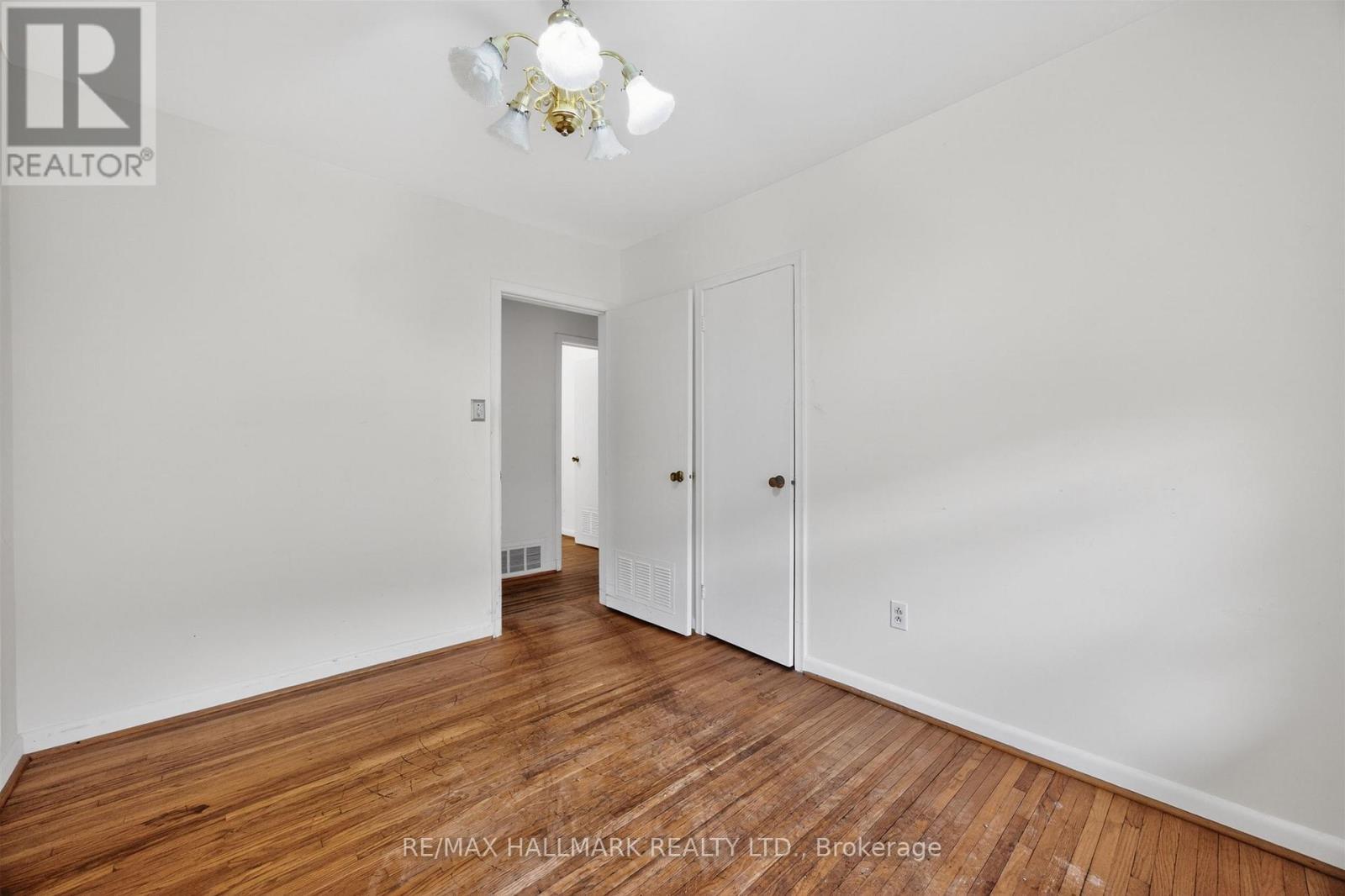27 Nipissing Drive, Toronto, Ontario M9B 4V4 - Photo 21 - W12989522