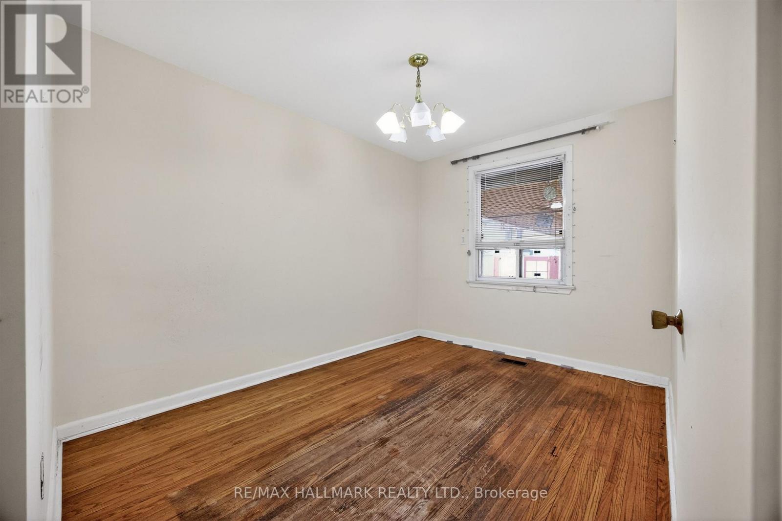 27 Nipissing Drive, Toronto, Ontario M9B 4V4 - Photo 18 - W12989522