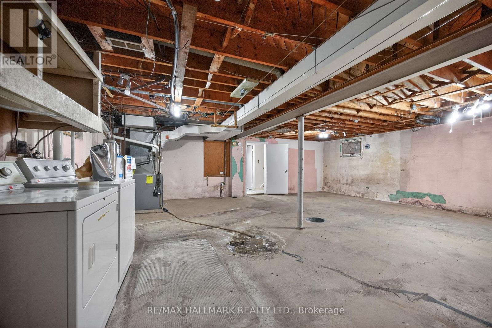 27 Nipissing Drive, Toronto, Ontario M9B 4V4 - Photo 32 - W12989522