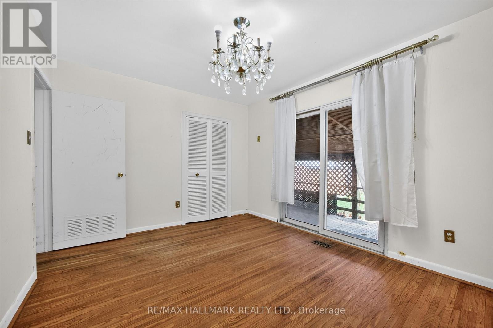 27 Nipissing Drive, Toronto, Ontario M9B 4V4 - Photo 15 - W12989522