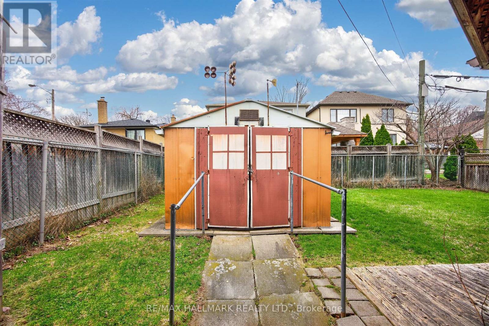 27 Nipissing Drive, Toronto, Ontario M9B 4V4 - Photo 35 - W12989522