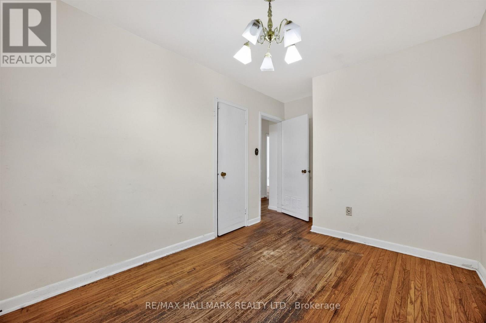 27 Nipissing Drive, Toronto, Ontario M9B 4V4 - Photo 19 - W12989522