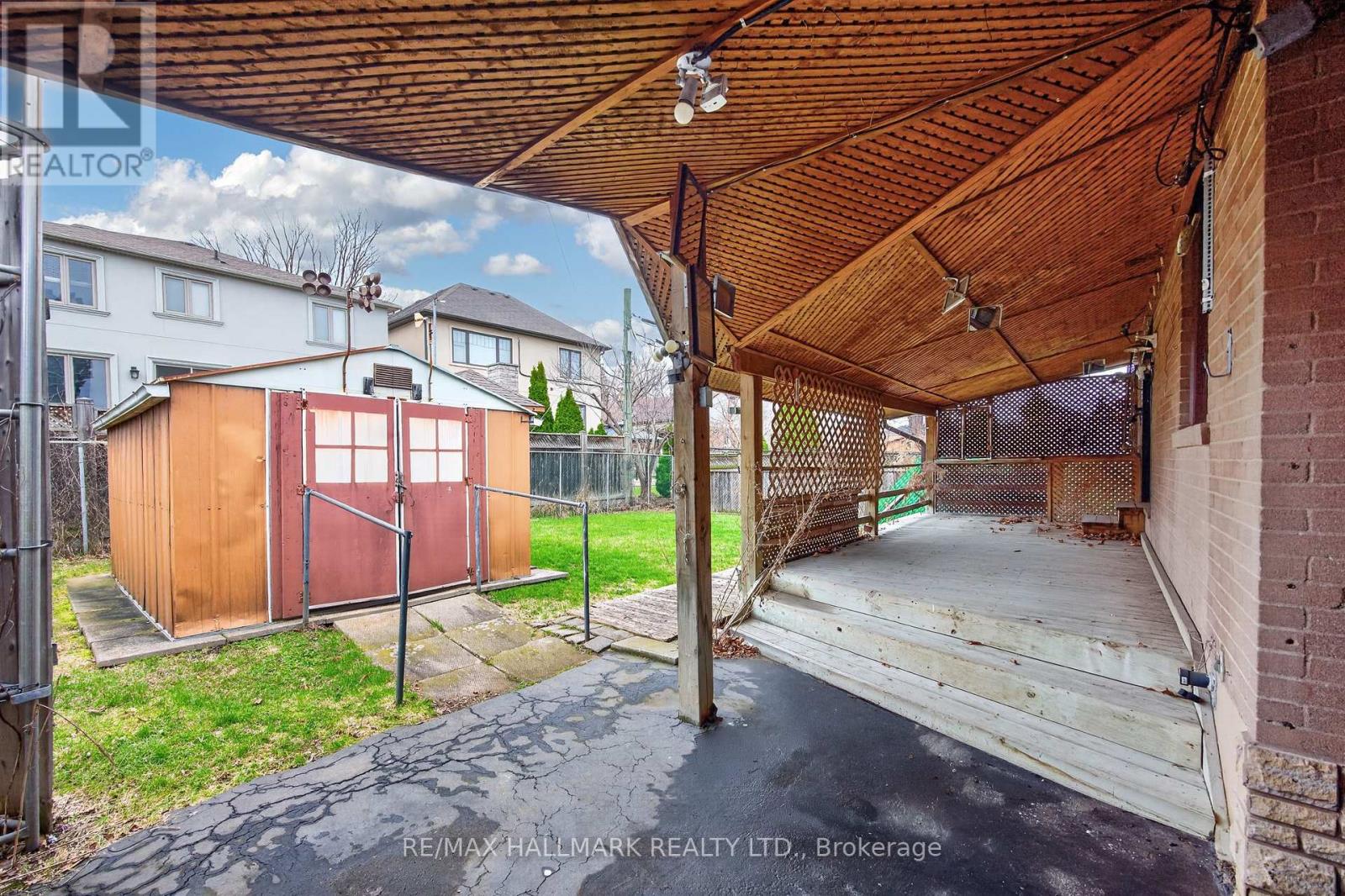 27 Nipissing Drive, Toronto, Ontario M9B 4V4 - Photo 36 - W12989522