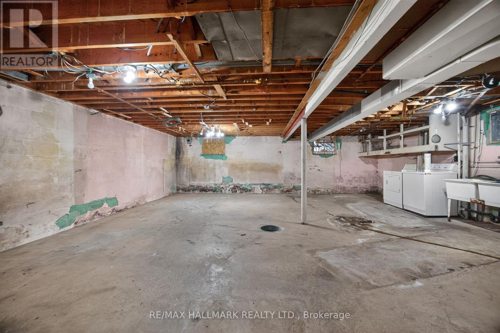 27 Nipissing Drive, Toronto, Ontario M9B 4V4 - Photo 30 - W12989522