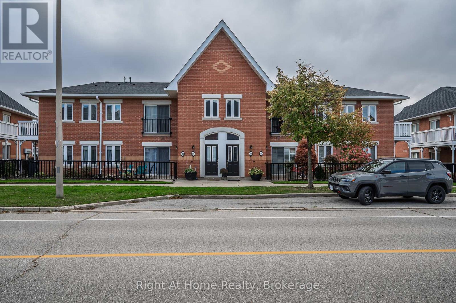 706 - 1701 Lampman Avenue, Burlington, Ontario  L7L 6R7 - Photo 3 - W12999652