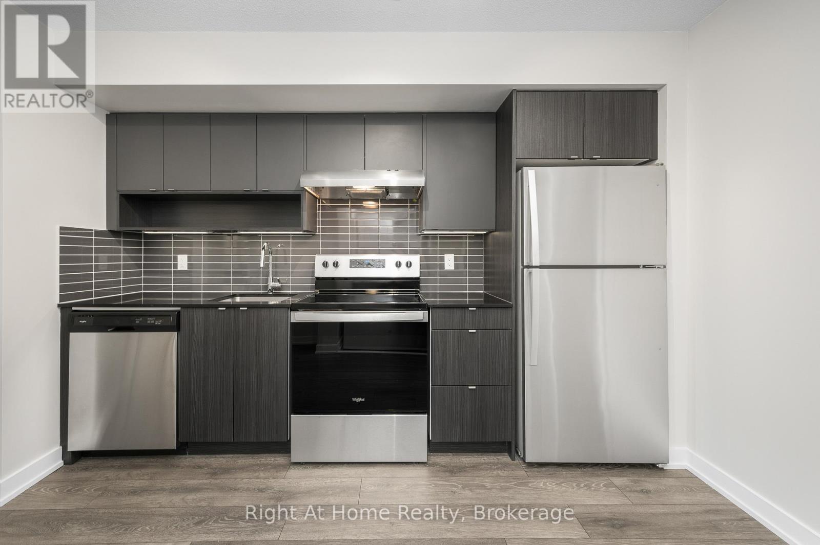 B426 - 1119 Cooke Boulevard, Burlington, Ontario  L7T 0C7 - Photo 13 - W12999658