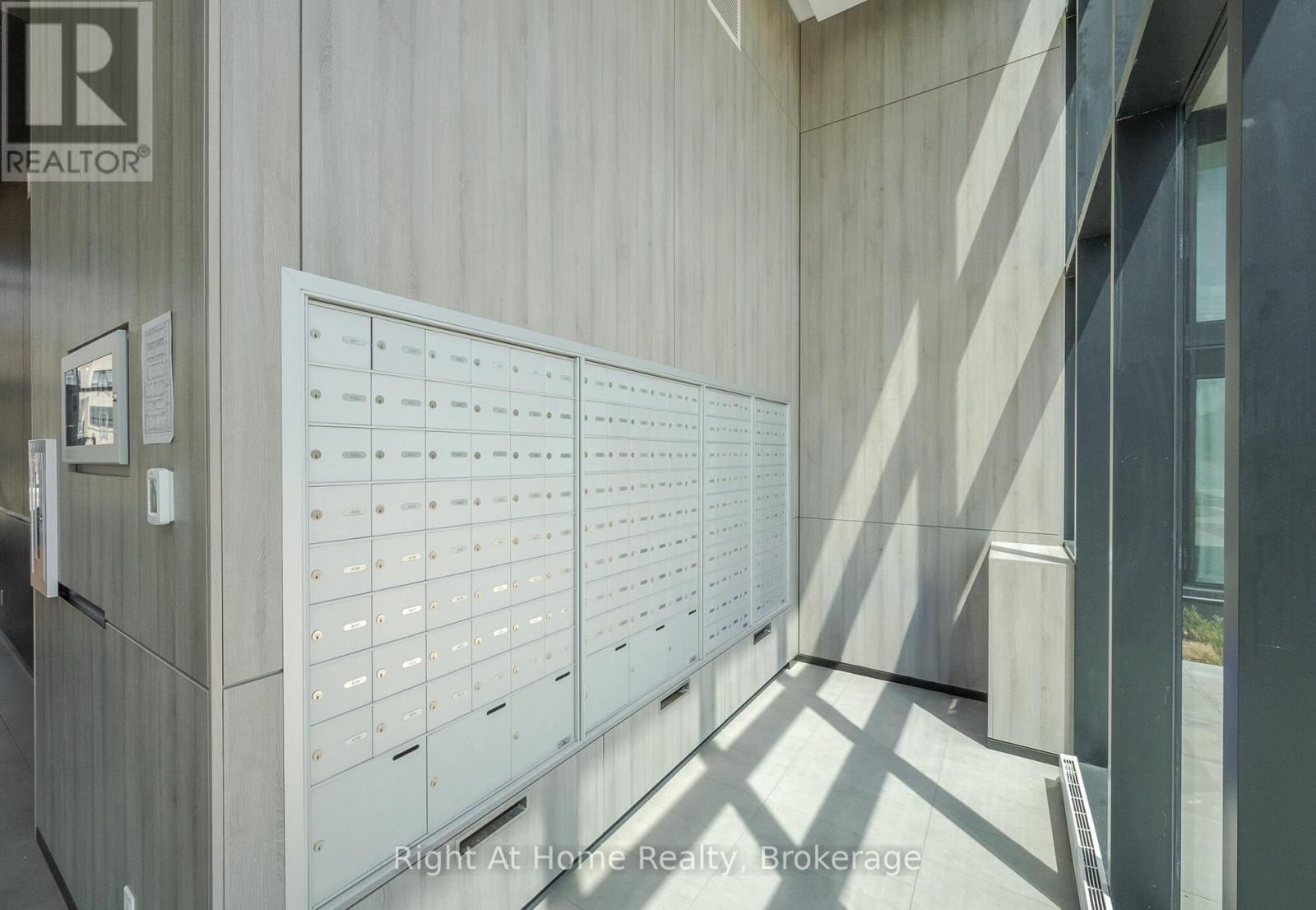 B426 - 1119 Cooke Boulevard, Burlington, Ontario  L7T 0C7 - Photo 6 - W12999658