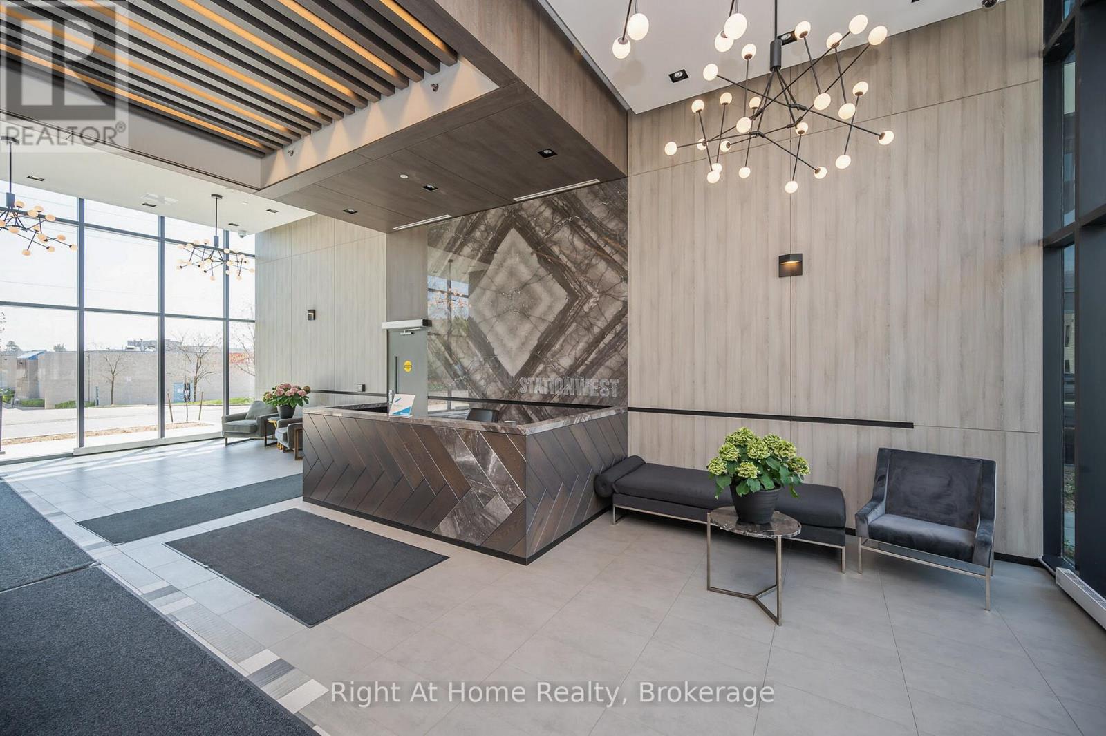 B426 - 1119 Cooke Boulevard, Burlington, Ontario  L7T 0C7 - Photo 9 - W12999658