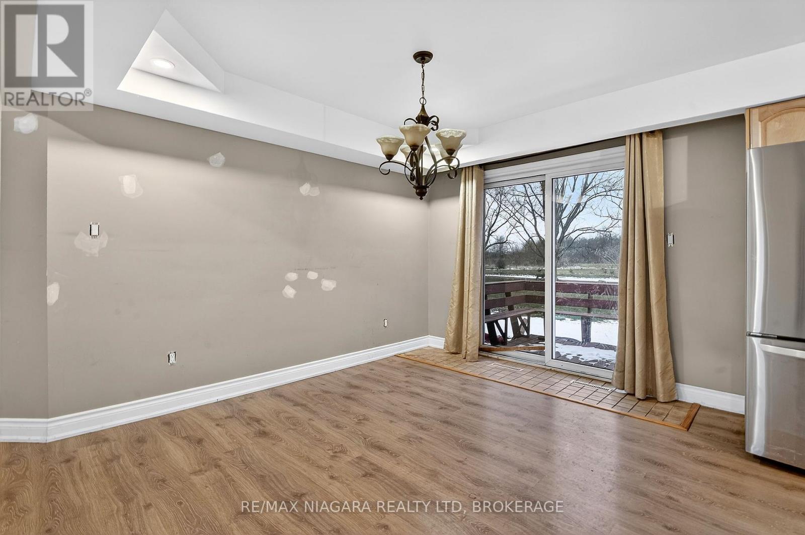 3818 Elm Street, Port Colborne, Ontario  L3K 5V5 - Photo 12 - X12999648