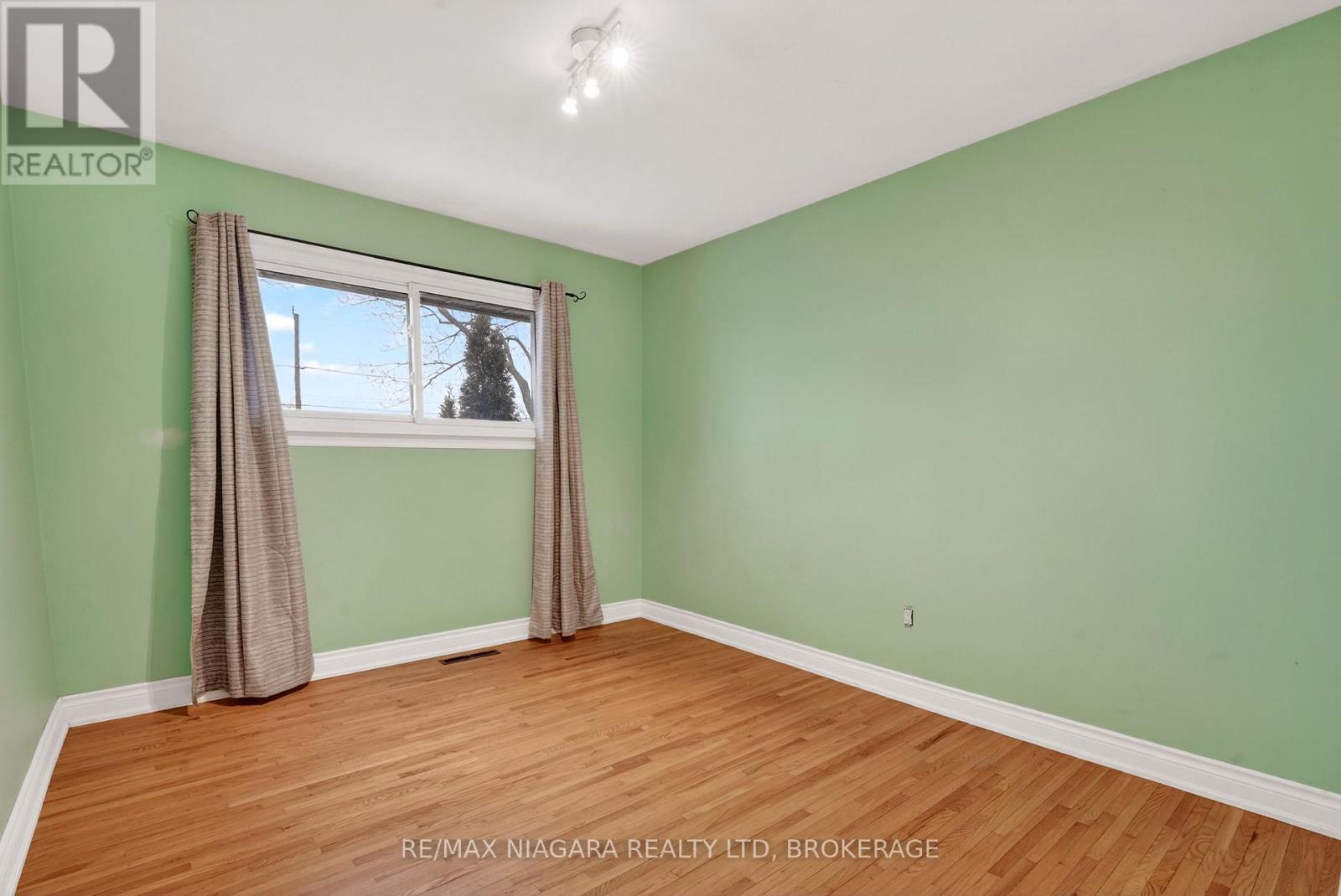 3818 Elm Street, Port Colborne, Ontario  L3K 5V5 - Photo 21 - X12999648