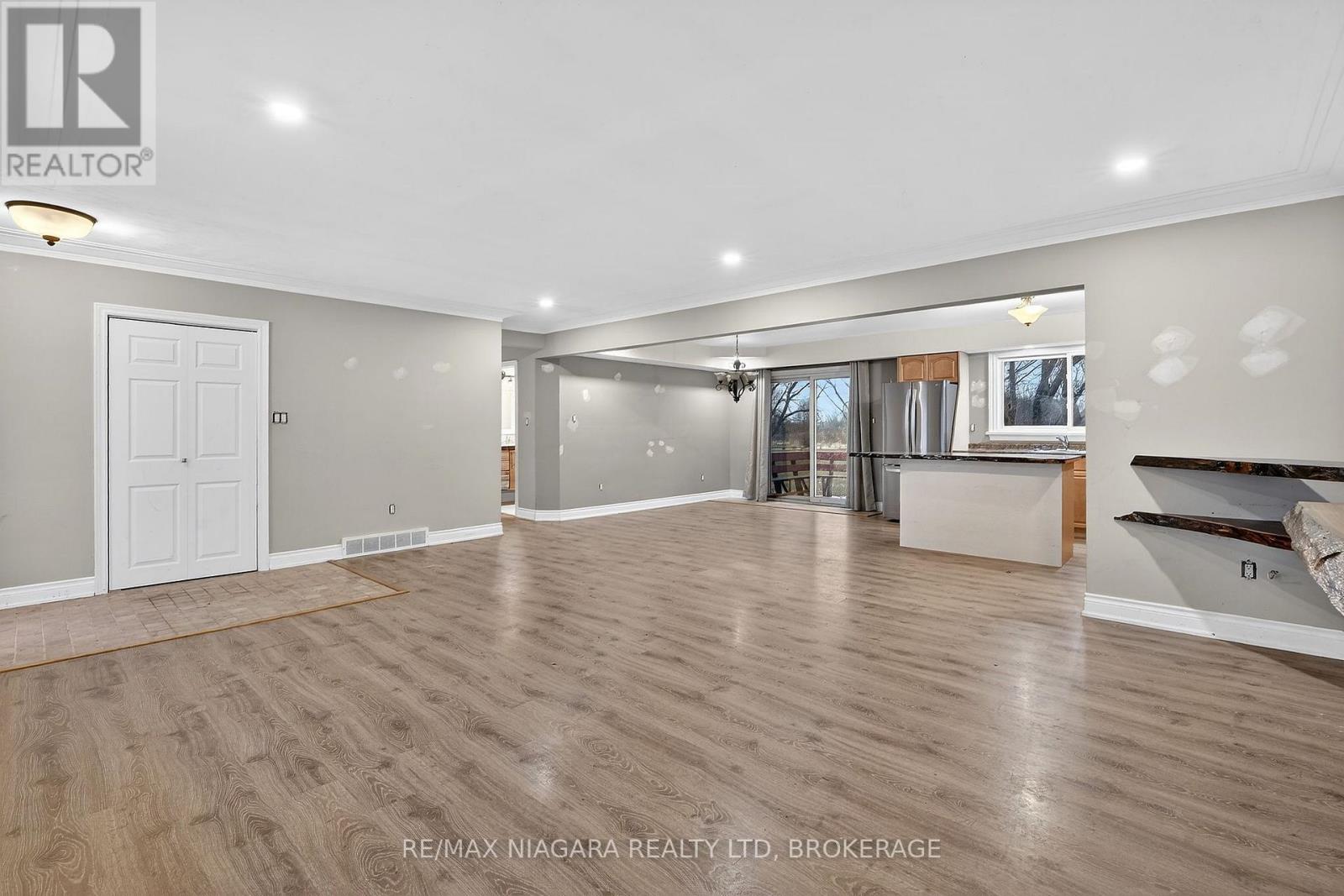 3818 Elm Street, Port Colborne, Ontario  L3K 5V5 - Photo 6 - X12999648