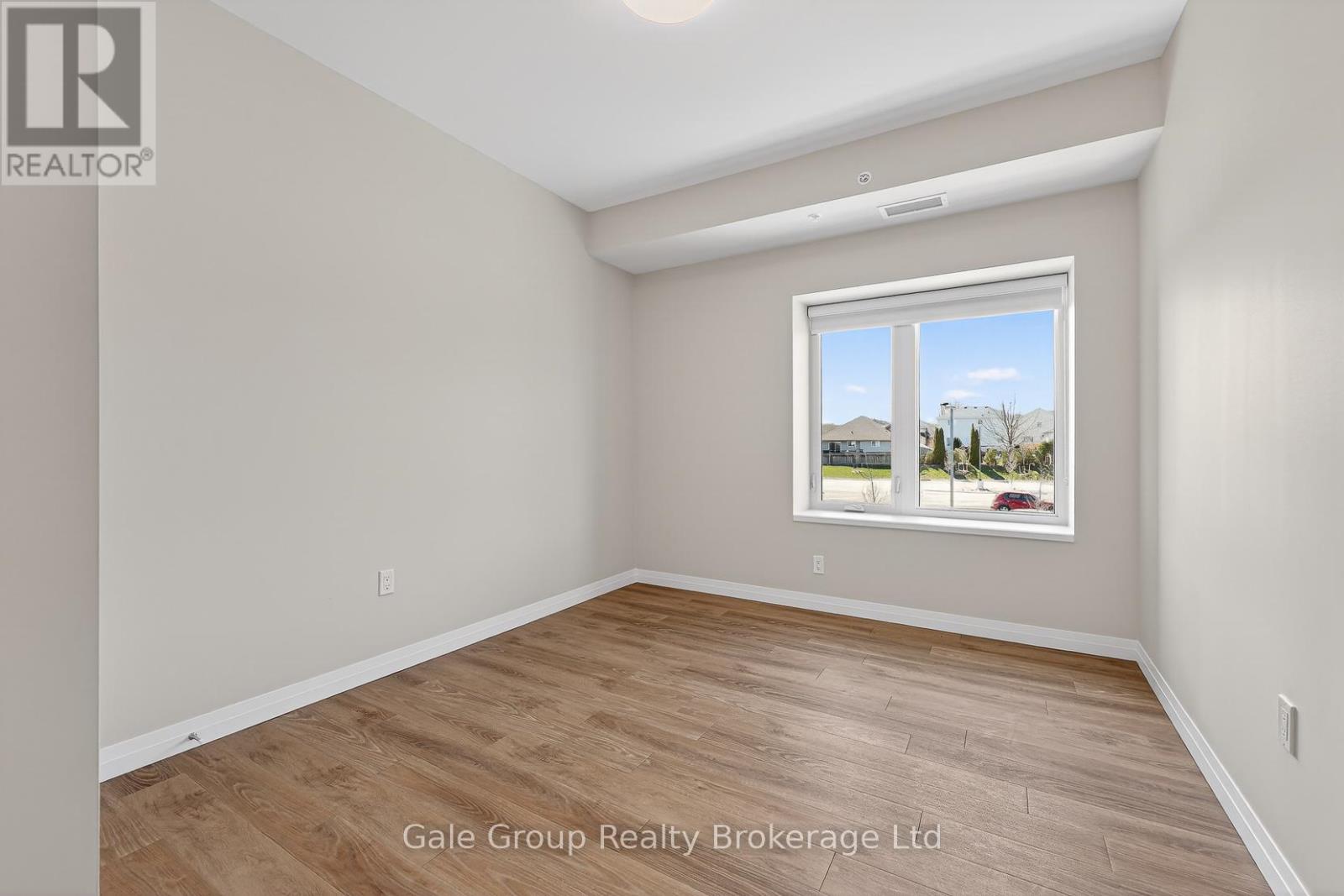 201 - 785 Southwood Way, Woodstock, Ontario N4V 1G5 - Photo 3 - X12999728