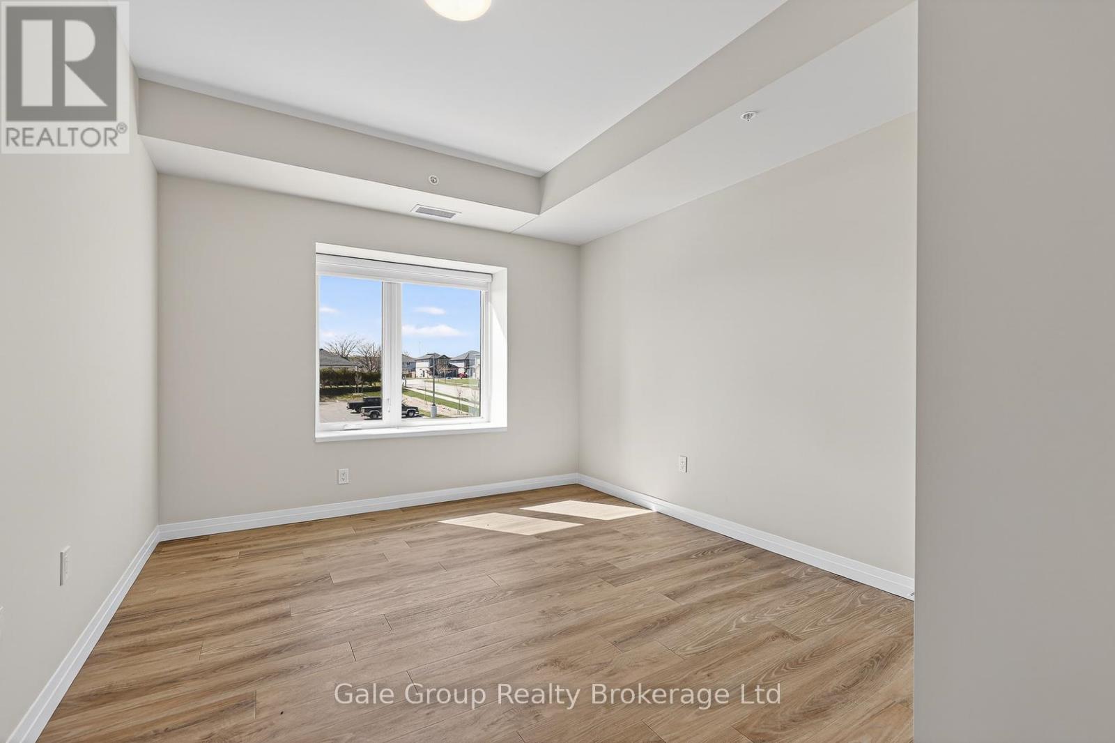 201 - 785 Southwood Way, Woodstock, Ontario N4V 1G5 - Photo 6 - X12999728