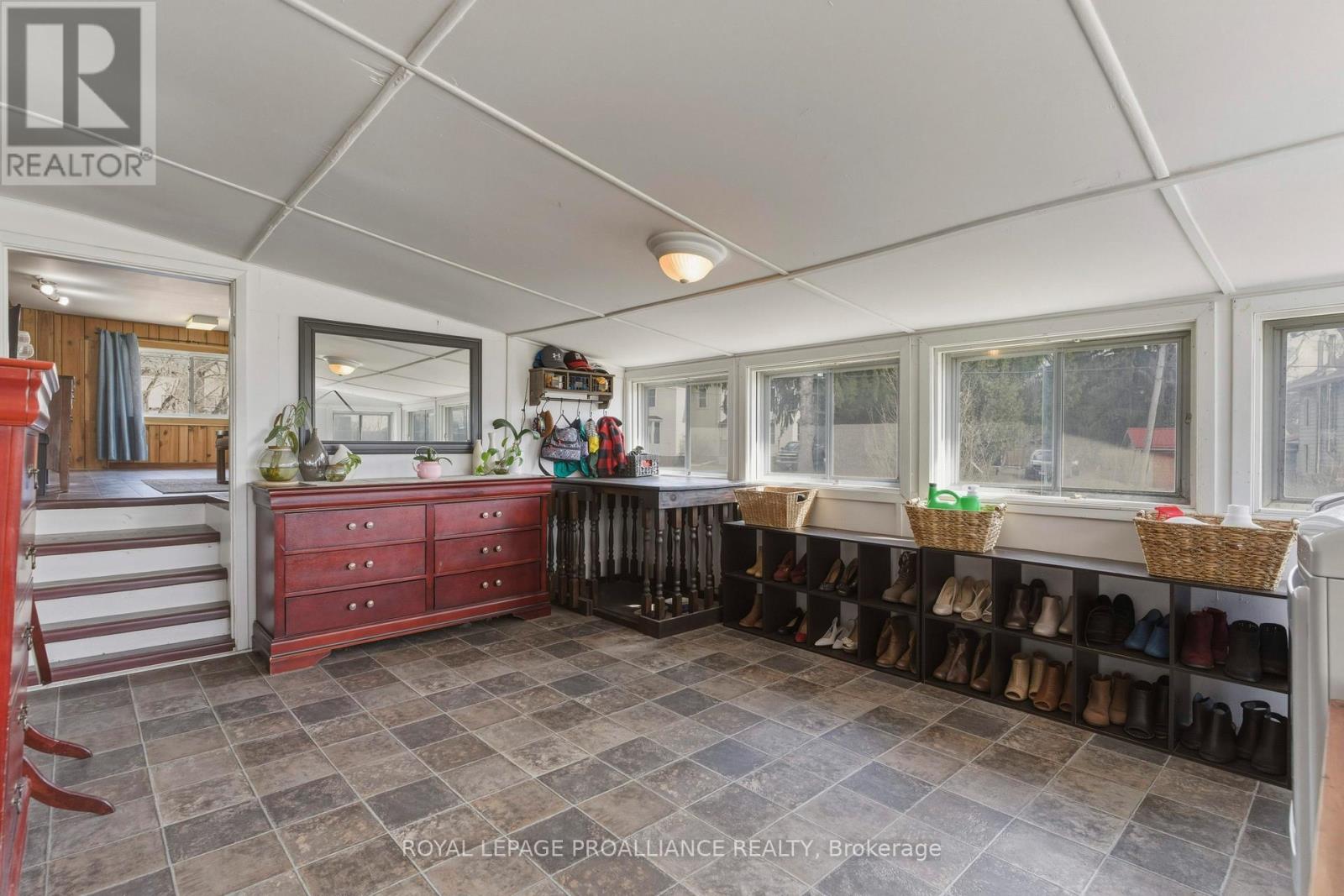 18 Quabbin Road, Front Of Yonge, Ontario  K0E 1R0 - Photo 15 - X12999716