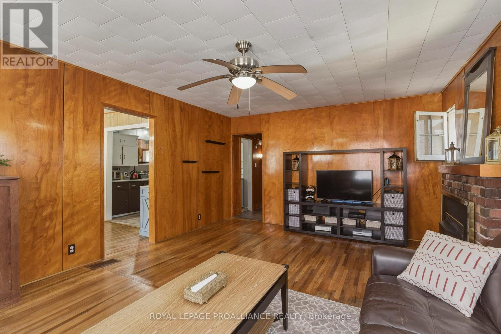 18 Quabbin Road, Front Of Yonge, Ontario  K0E 1R0 - Photo 5 - X12999716