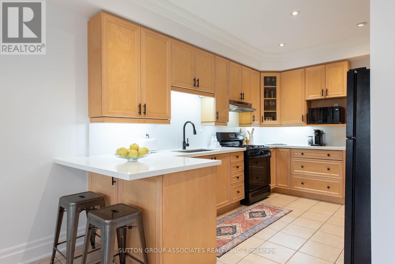 4 Coates Avenue, Toronto, Ontario  M6C 1K7 - Photo 11 - C12999678