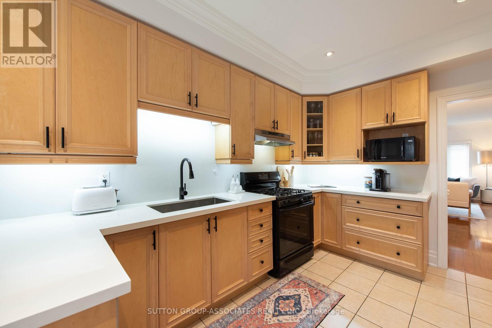 4 Coates Avenue, Toronto, Ontario  M6C 1K7 - Photo 12 - C12999678