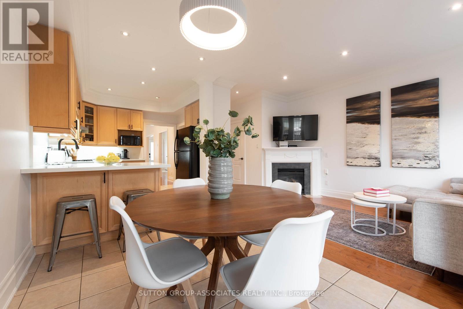 4 Coates Avenue, Toronto, Ontario  M6C 1K7 - Photo 14 - C12999678