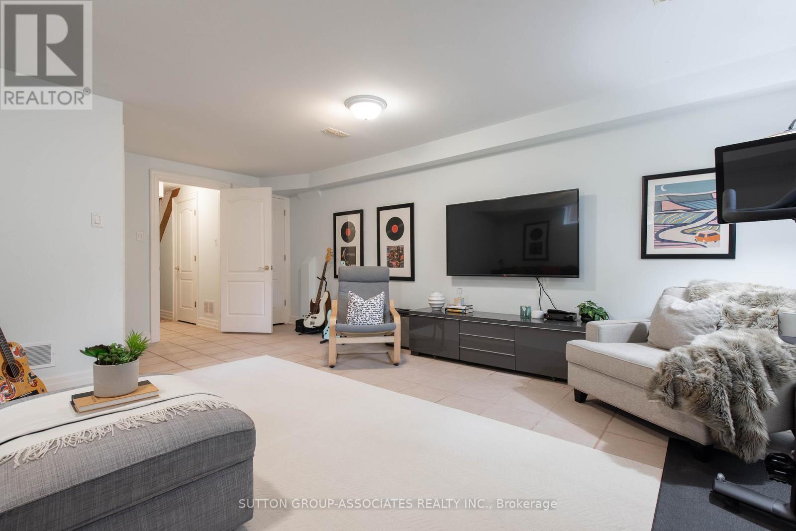 4 Coates Avenue, Toronto, Ontario  M6C 1K7 - Photo 36 - C12999678