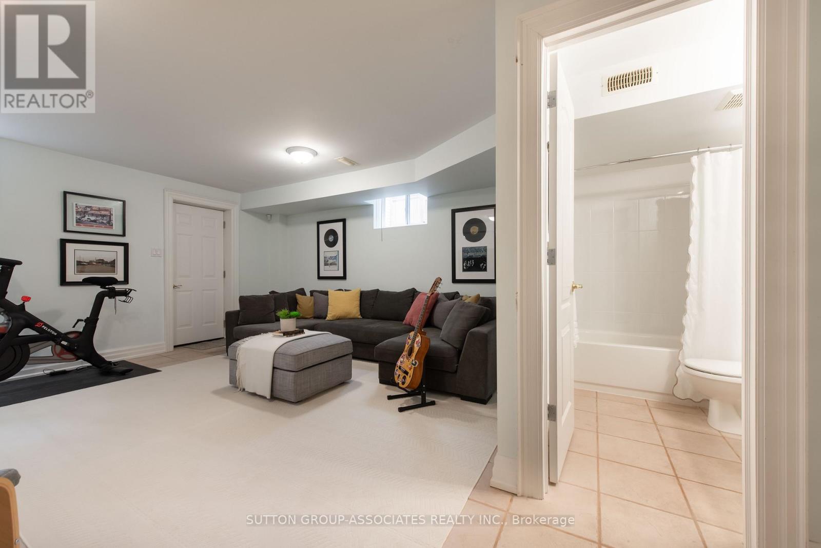 4 Coates Avenue, Toronto, Ontario  M6C 1K7 - Photo 37 - C12999678