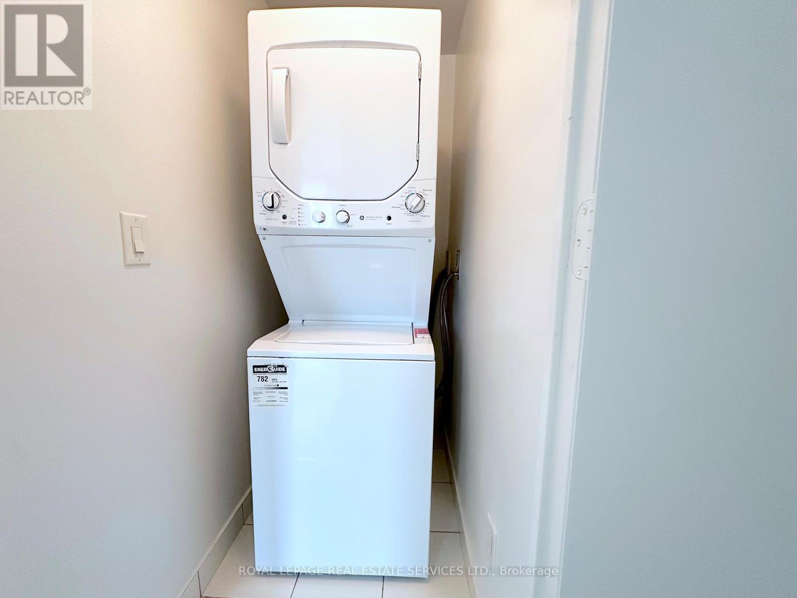 504 - 763 Woodbine Avenue, Toronto, Ontario  M4E 2J4 - Photo 12 - E12999684