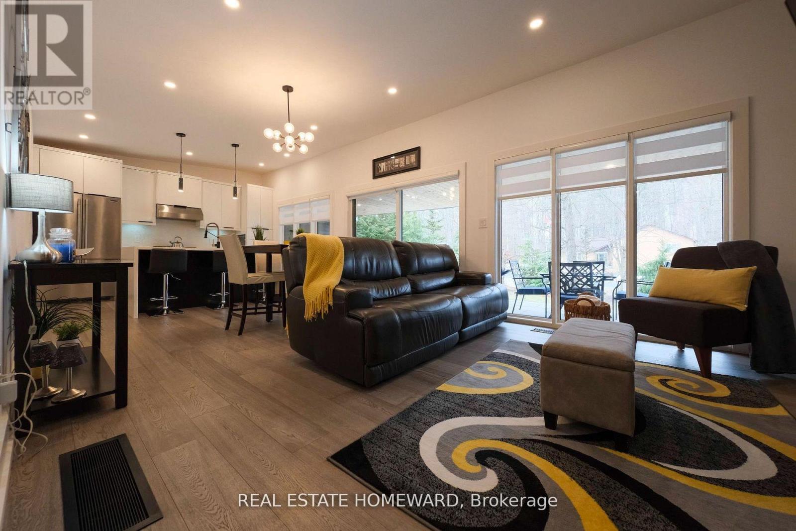 3763 Fairway Road, Innisfil, Ontario  L9S 2L4 - Photo 9 - N12999654