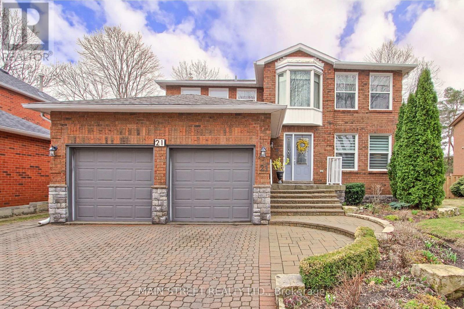 21 CHADBURN CRESCENT, Aurora, Ontario