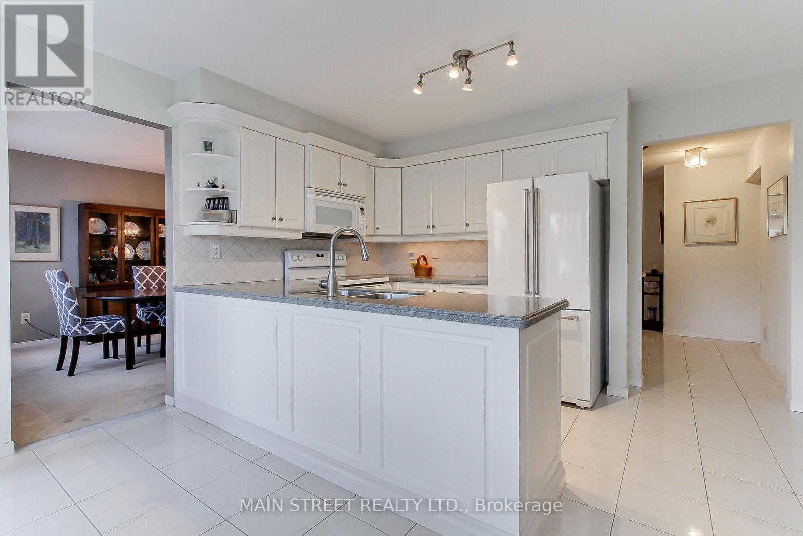 21 Chadburn Crescent, Aurora, Ontario  L4G 4V6 - Photo 12 - N12999666