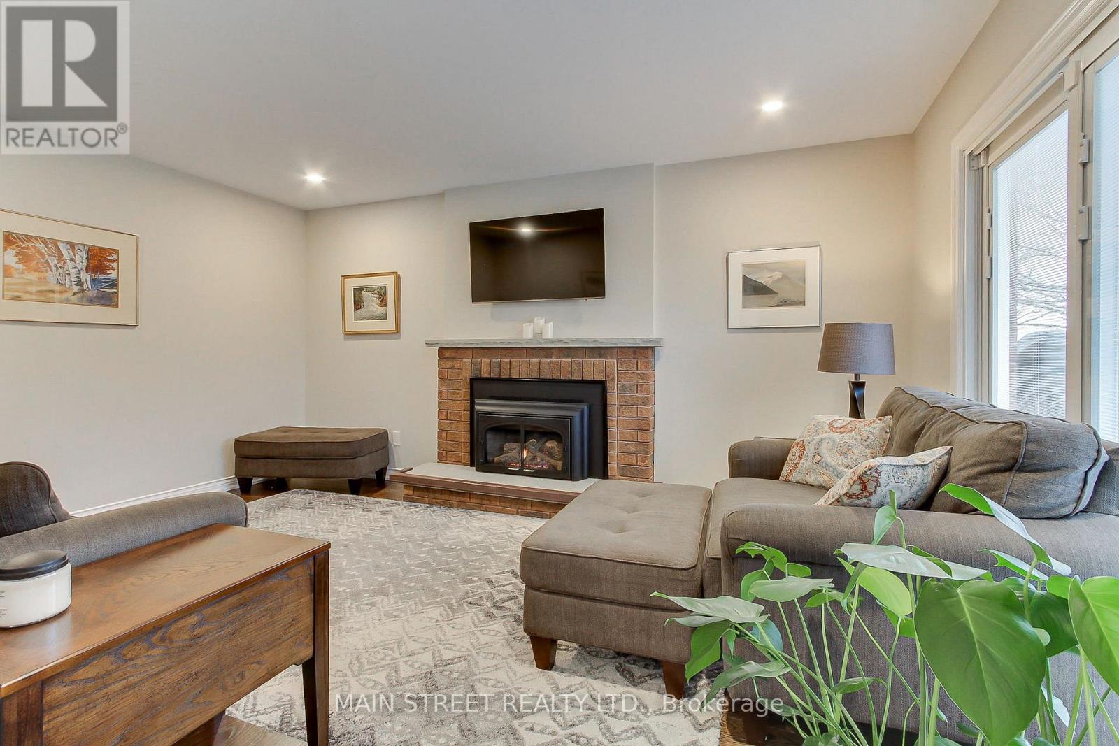 21 Chadburn Crescent, Aurora, Ontario  L4G 4V6 - Photo 18 - N12999666