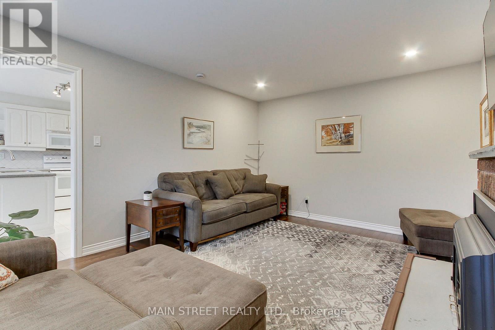 21 Chadburn Crescent, Aurora, Ontario  L4G 4V6 - Photo 19 - N12999666