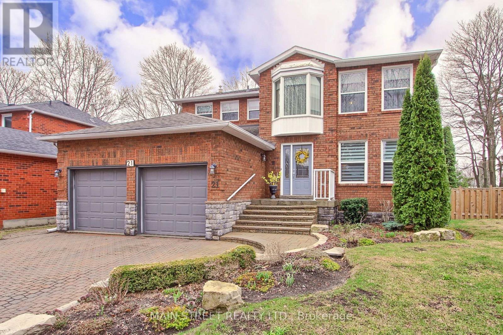 21 Chadburn Crescent, Aurora, Ontario  L4G 4V6 - Photo 2 - N12999666