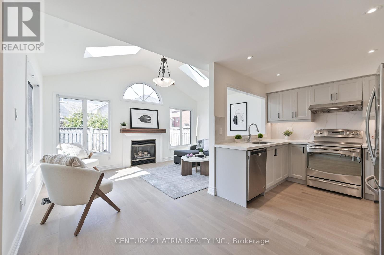 409 Heddle Crescent, Newmarket, Ontario  L3X 2J2 - Photo 12 - N12999732