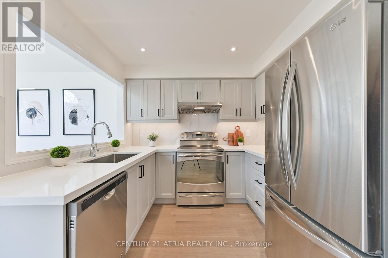 409 Heddle Crescent, Newmarket, Ontario  L3X 2J2 - Photo 14 - N12999732