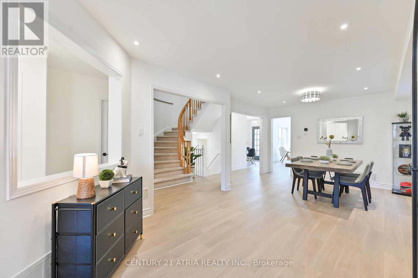 409 Heddle Crescent, Newmarket, Ontario  L3X 2J2 - Photo 6 - N12999732