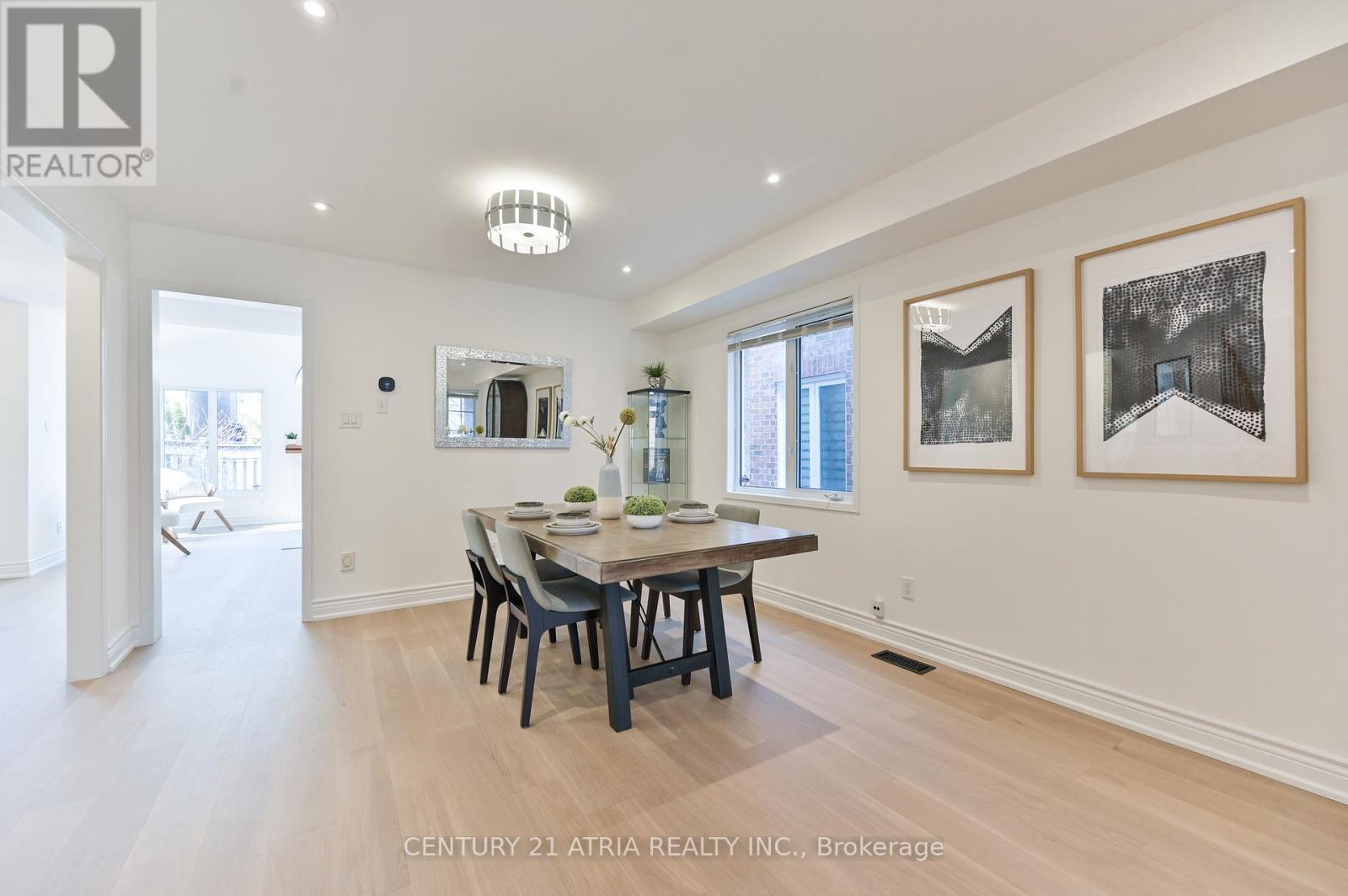 409 Heddle Crescent, Newmarket, Ontario  L3X 2J2 - Photo 8 - N12999732