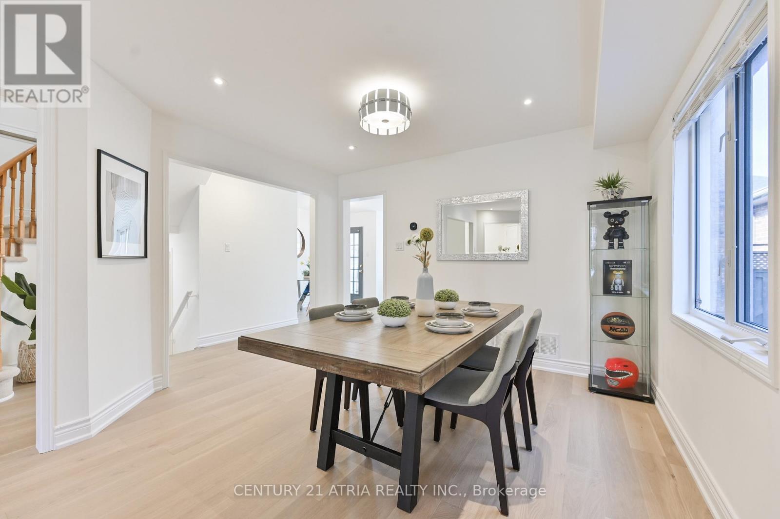 409 Heddle Crescent, Newmarket, Ontario  L3X 2J2 - Photo 9 - N12999732