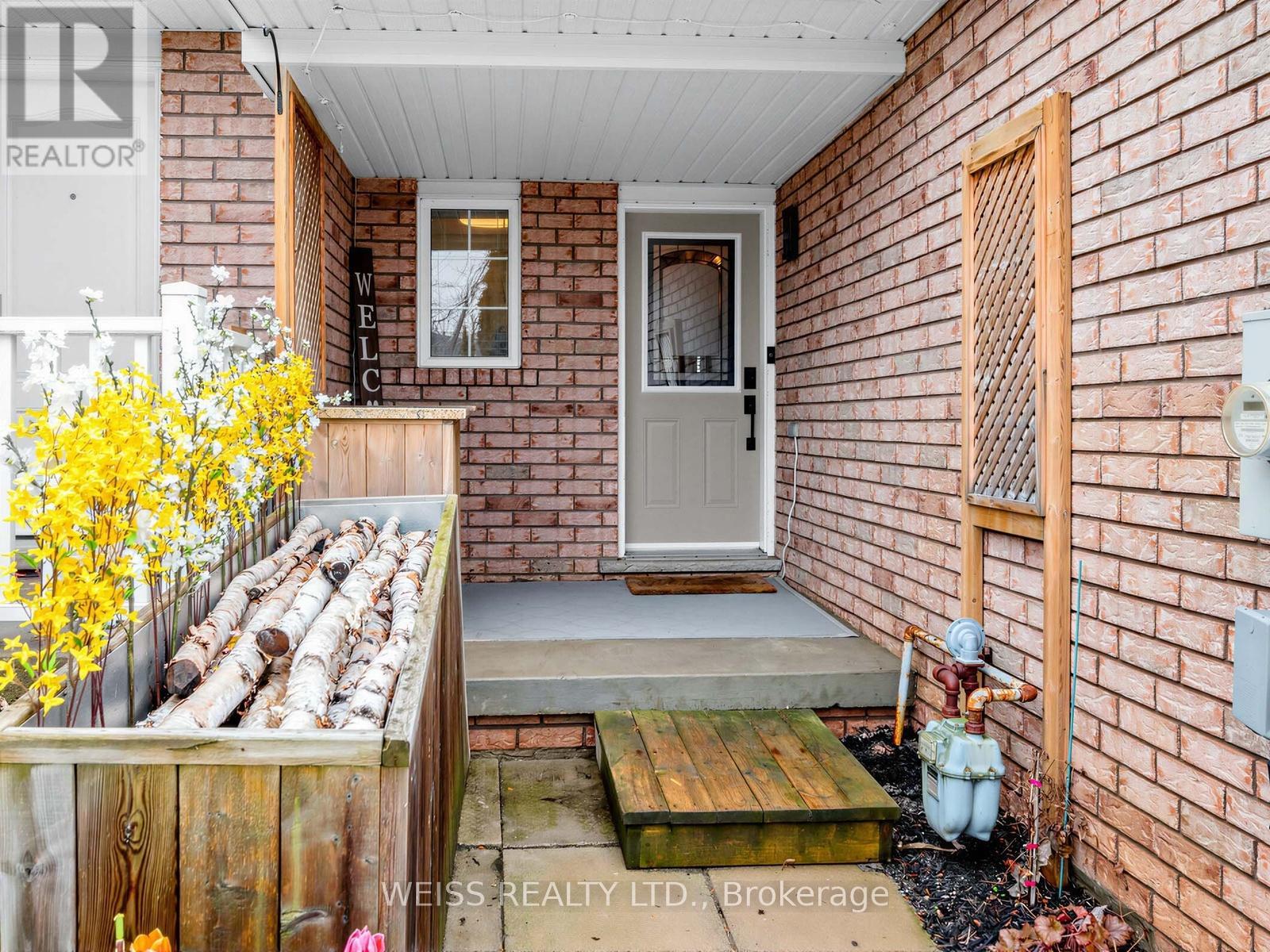 12 Sunset Place, Barrie, Ontario  L4N 0T7 - Photo 3 - S12999660