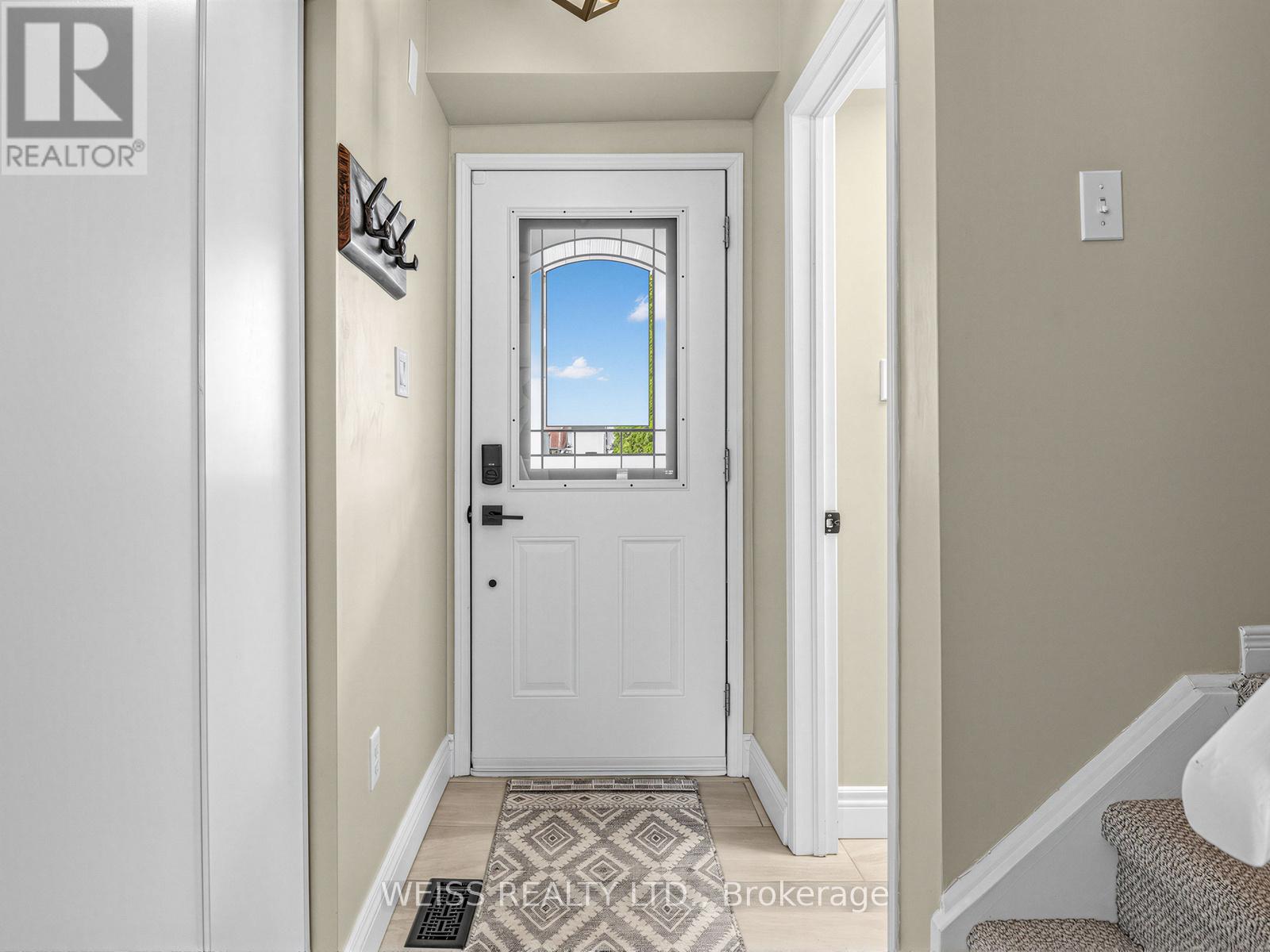 12 Sunset Place, Barrie, Ontario  L4N 0T7 - Photo 4 - S12999660