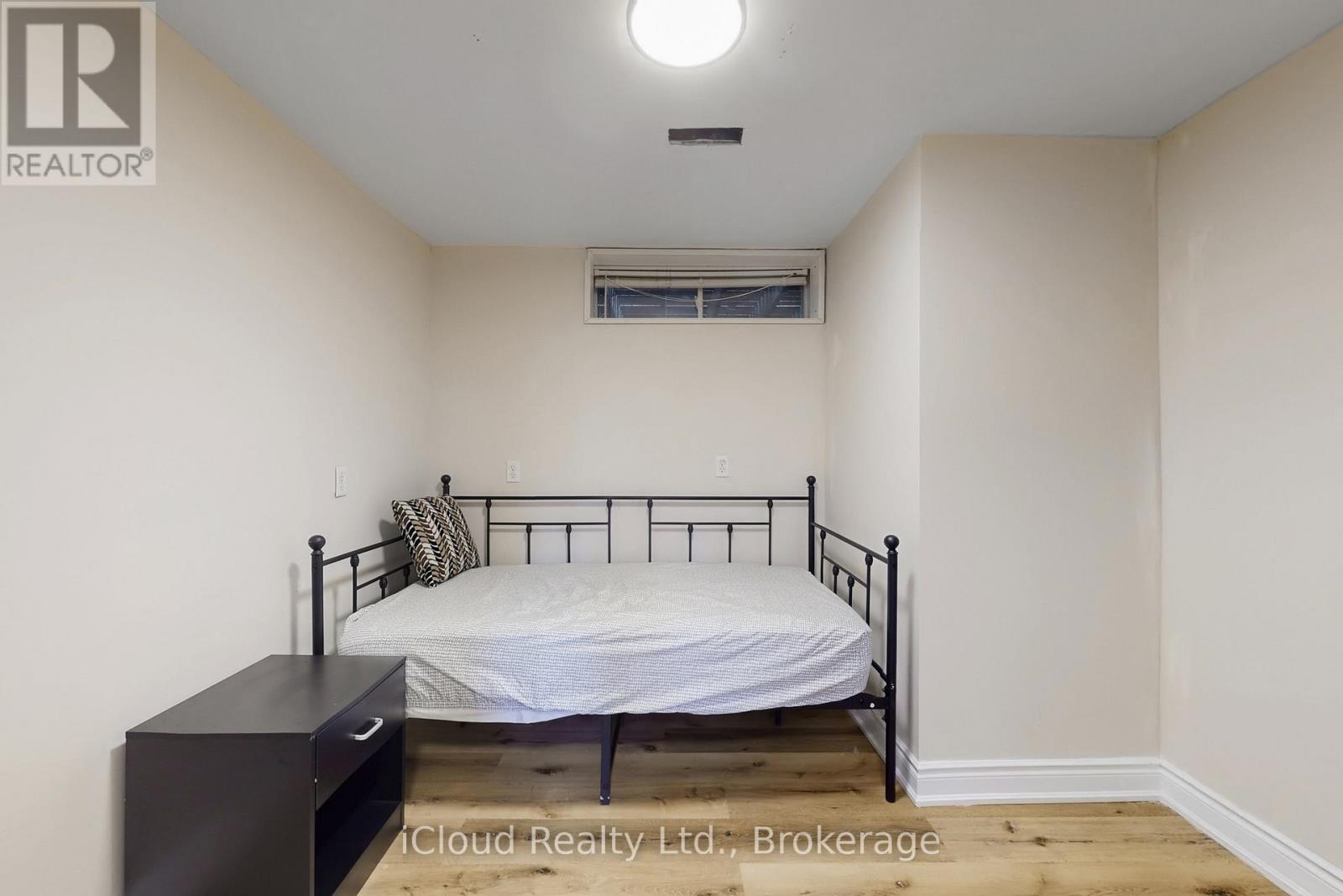 197 Mapleton Avenue, Barrie, Ontario  L4N 8T5 - Photo 16 - S12999714