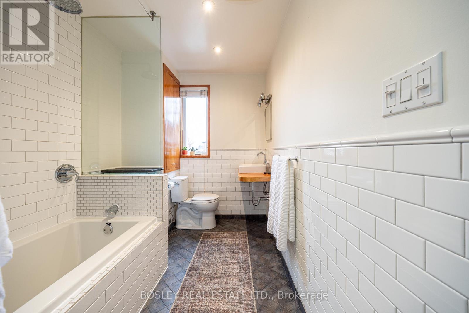 45 Greenlaw Avenue, Toronto, Ontario  M6H 3V7 - Photo 18 - W12999670