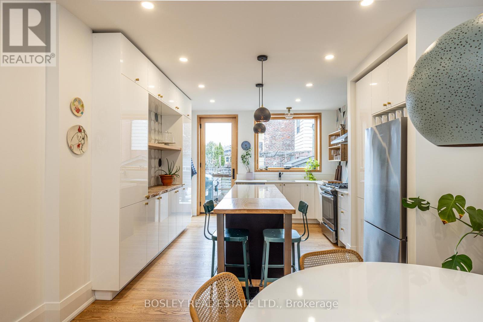 45 Greenlaw Avenue, Toronto, Ontario  M6H 3V7 - Photo 6 - W12999670