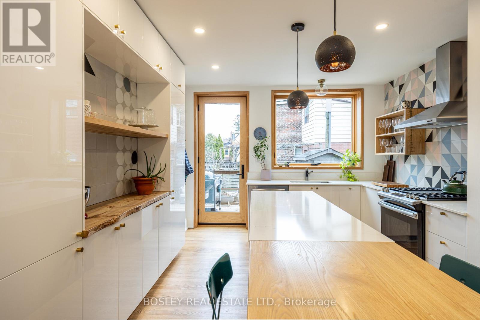 45 Greenlaw Avenue, Toronto, Ontario  M6H 3V7 - Photo 7 - W12999670