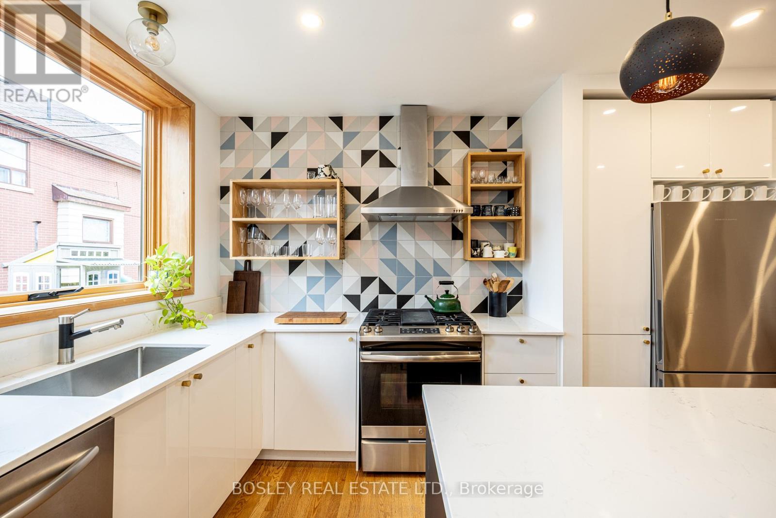 45 Greenlaw Avenue, Toronto, Ontario  M6H 3V7 - Photo 9 - W12999670