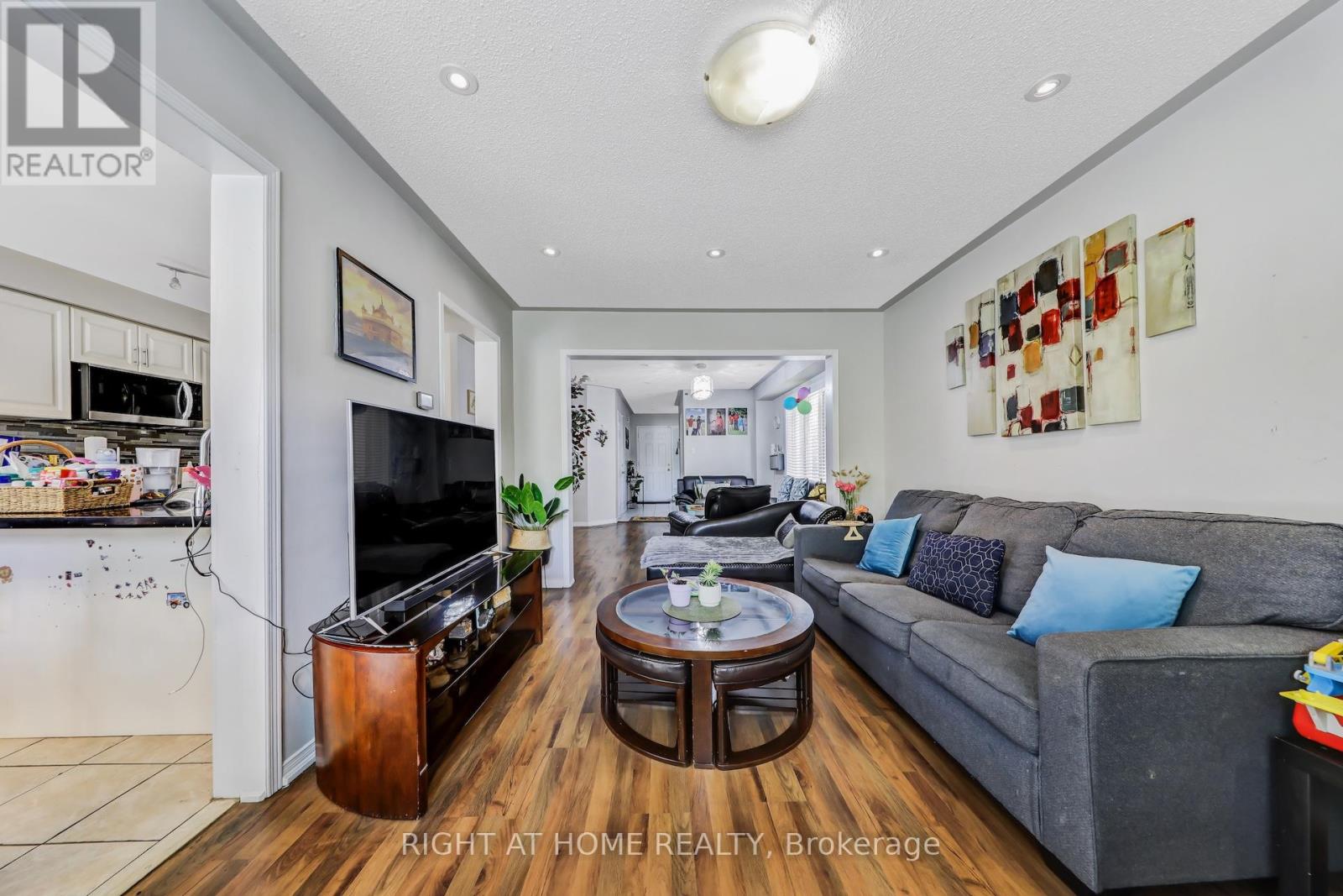 28 Cedarvalley Boulevard, Brampton, Ontario  L7A 2C2 - Photo 10 - W12999676