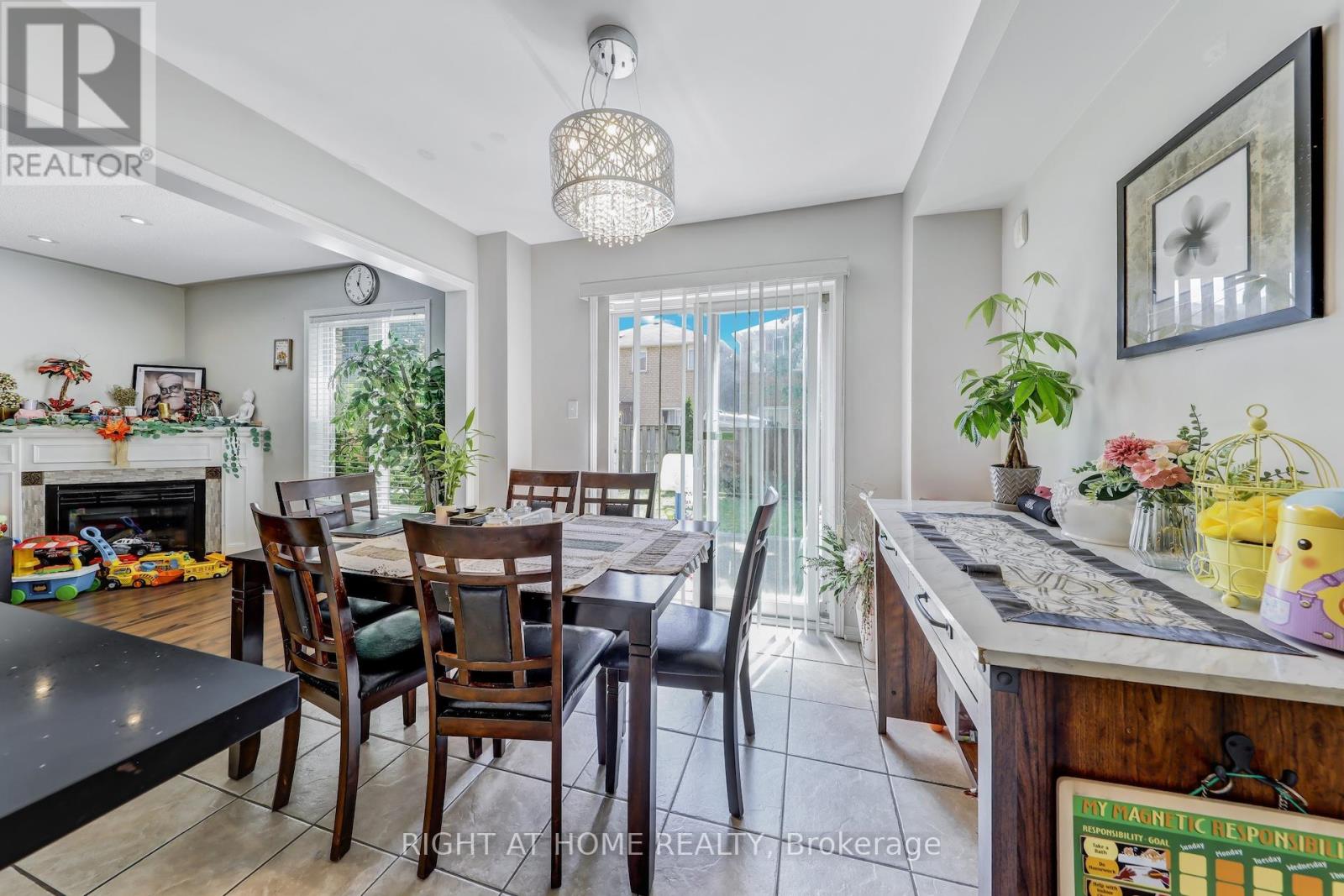 28 Cedarvalley Boulevard, Brampton, Ontario  L7A 2C2 - Photo 15 - W12999676