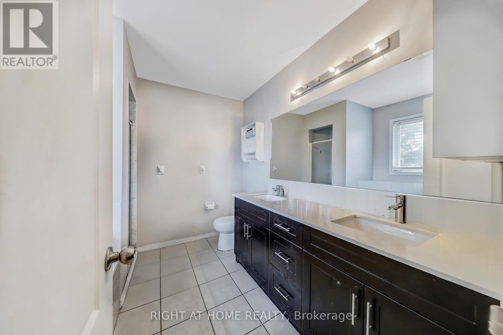 28 Cedarvalley Boulevard, Brampton, Ontario  L7A 2C2 - Photo 25 - W12999676