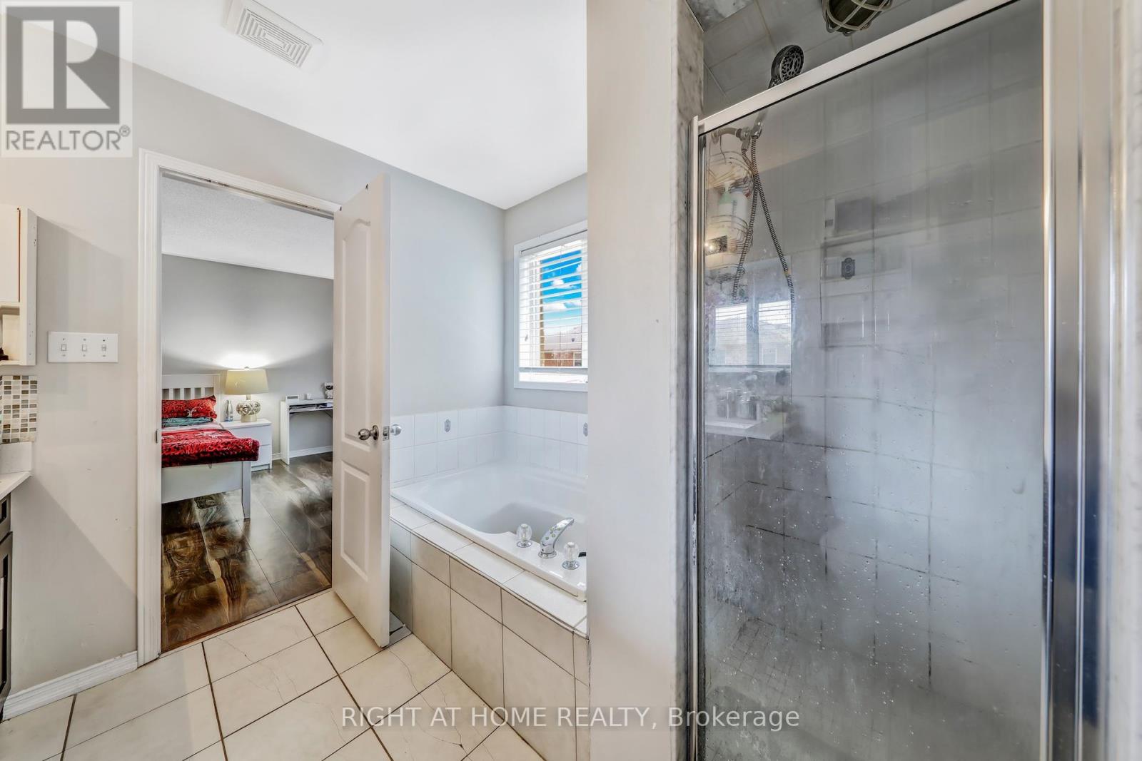 28 Cedarvalley Boulevard, Brampton, Ontario  L7A 2C2 - Photo 26 - W12999676