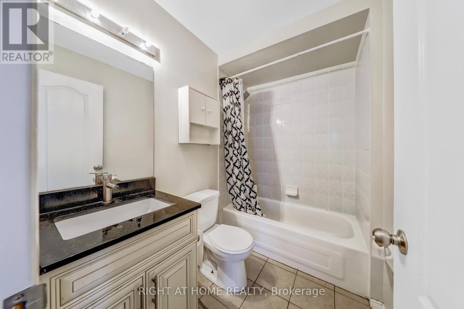 28 Cedarvalley Boulevard, Brampton, Ontario  L7A 2C2 - Photo 29 - W12999676