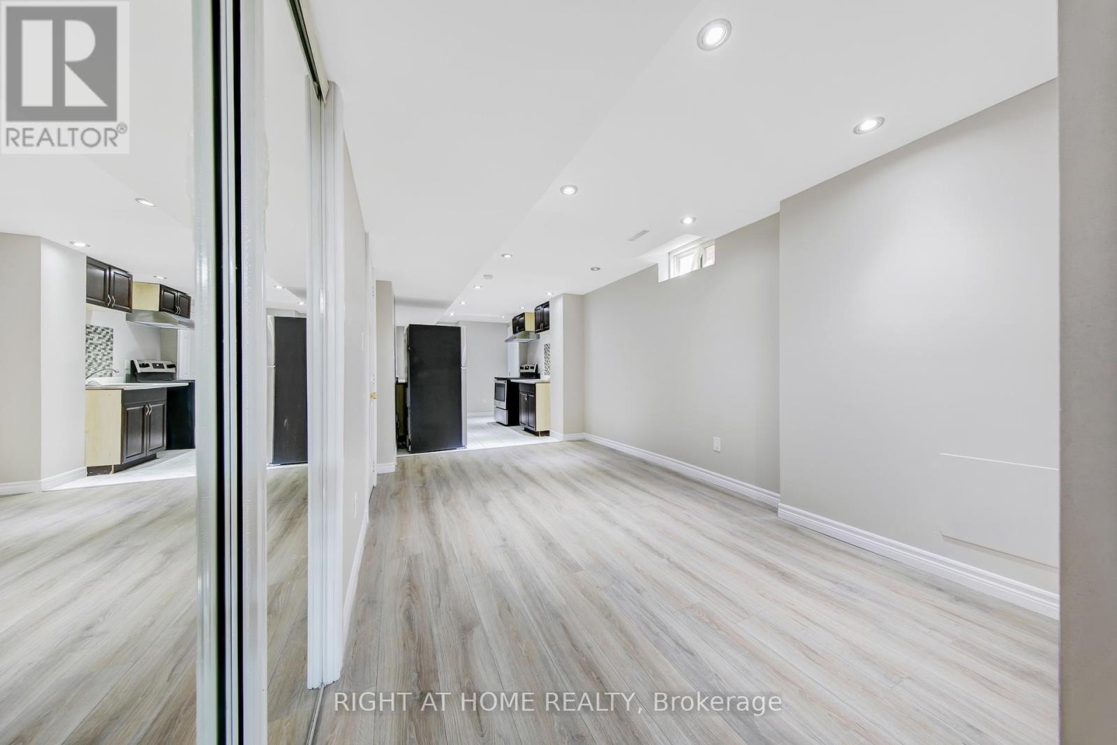 28 Cedarvalley Boulevard, Brampton, Ontario  L7A 2C2 - Photo 34 - W12999676