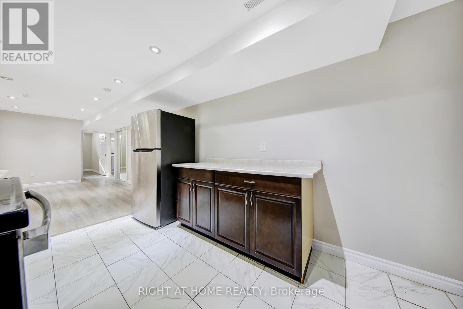 28 Cedarvalley Boulevard, Brampton, Ontario  L7A 2C2 - Photo 38 - W12999676